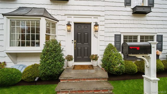 305 Nassau Avenue, Manhasset, NY 11030