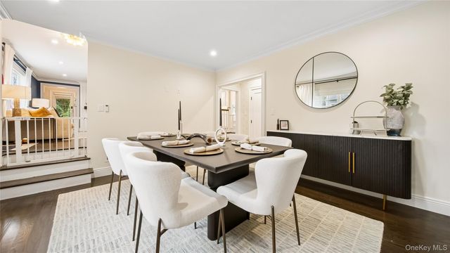 305 Nassau Avenue, Manhasset, NY 11030