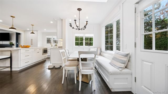 305 Nassau Avenue, Manhasset, NY 11030