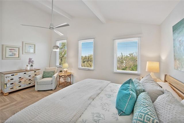 2499 Harbour LN, Sanibel, FL 33957
