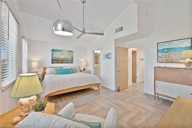 2499 Harbour LN, Sanibel, FL 33957