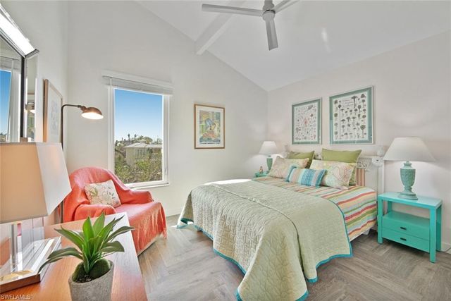 2499 Harbour LN, Sanibel, FL 33957