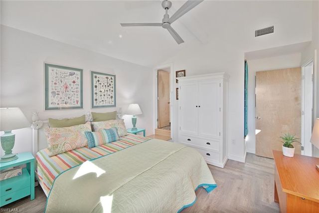 2499 Harbour LN, Sanibel, FL 33957