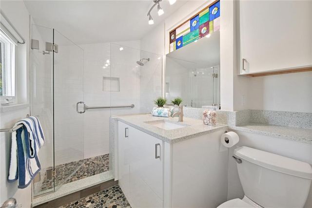 2499 Harbour LN, Sanibel, FL 33957