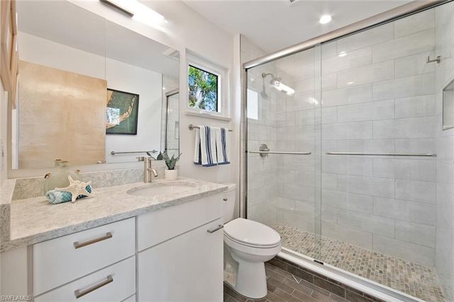 2499 Harbour LN, Sanibel, FL 33957