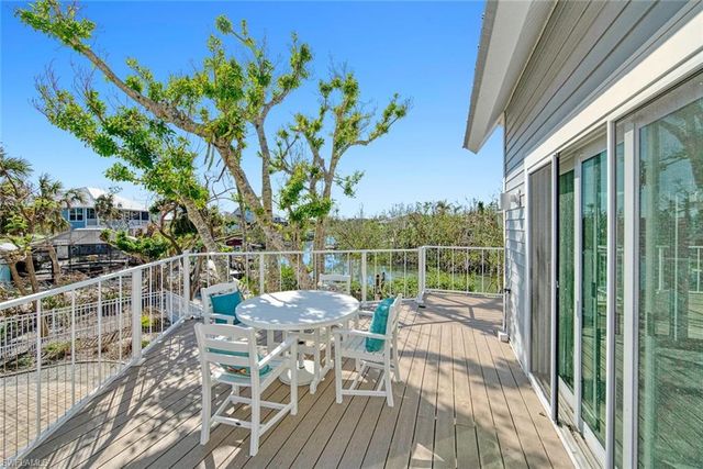 2499 Harbour LN, Sanibel, FL 33957