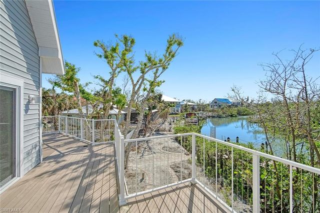 2499 Harbour LN, Sanibel, FL 33957