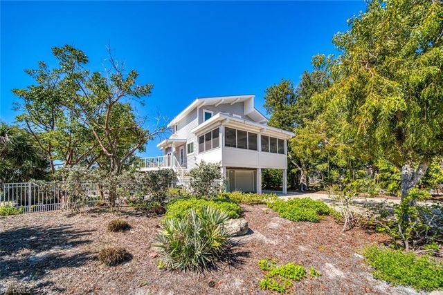 2499 Harbour LN, Sanibel, FL 33957