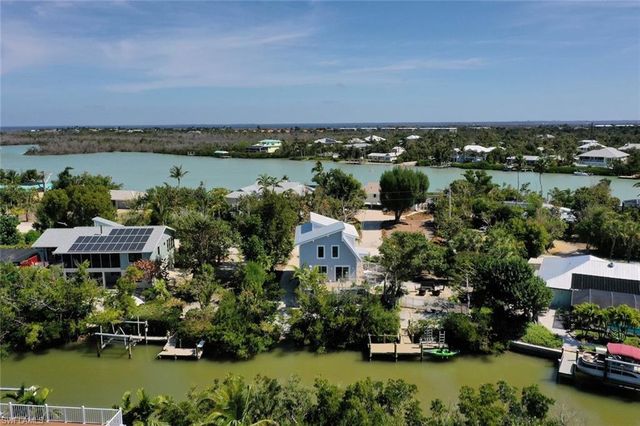 2499 Harbour LN, Sanibel, FL 33957