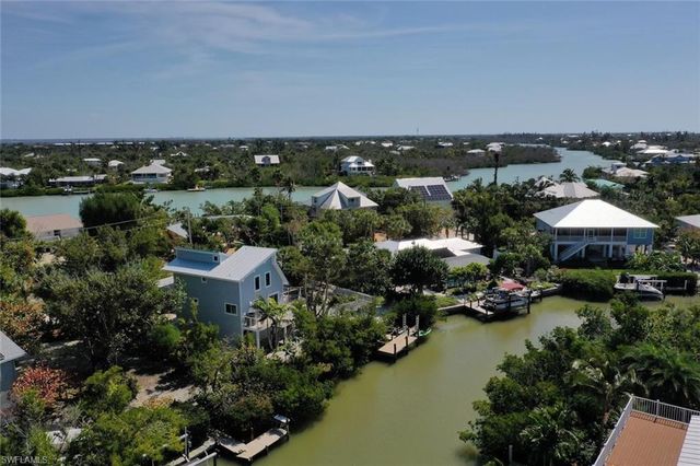 2499 Harbour LN, Sanibel, FL 33957