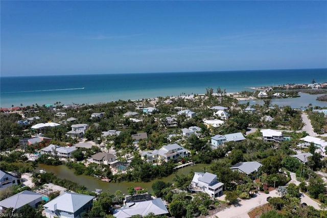 2499 Harbour LN, Sanibel, FL 33957