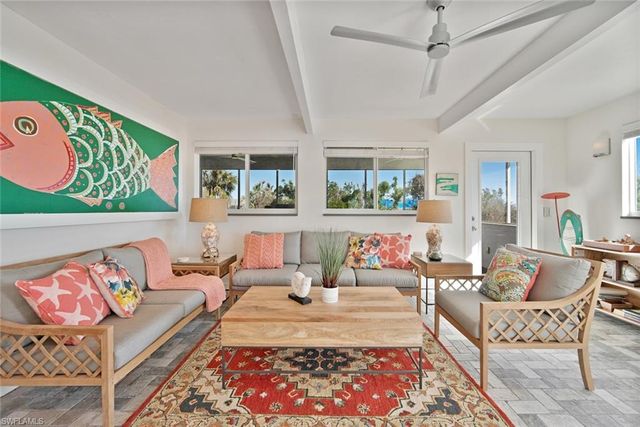 2499 Harbour LN, Sanibel, FL 33957