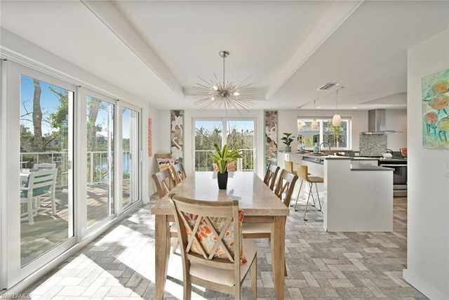 2499 Harbour LN, Sanibel, FL 33957