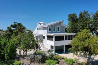 2499 Harbour LN, Sanibel, FL 33957