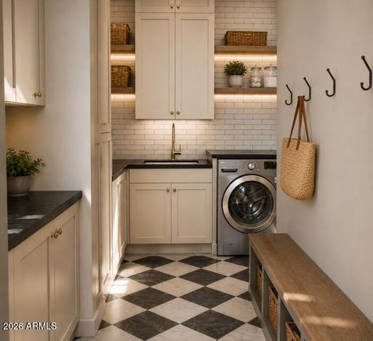 3921 E CAMPBELL Avenue, Phoenix, AZ 85018