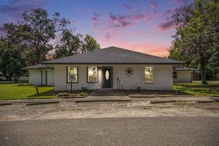 711 W Sidnor Street, Alvin, TX 77511