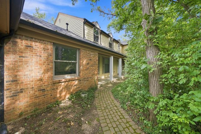 11 Old Timber Lane, Palos Park, IL 60464