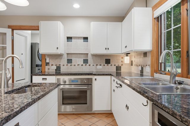11 Old Timber Lane, Palos Park, IL 60464