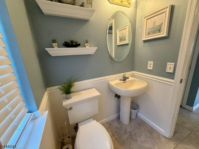 20 Winding Brook Ln, Jefferson Twp., NJ 07438