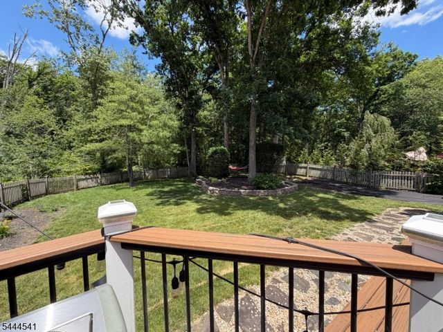 20 Winding Brook Ln, Jefferson Twp., NJ 07438