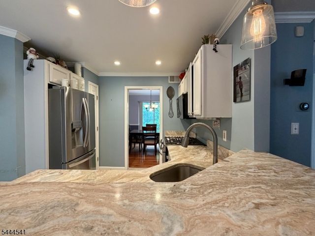 20 Winding Brook Ln, Jefferson Twp., NJ 07438