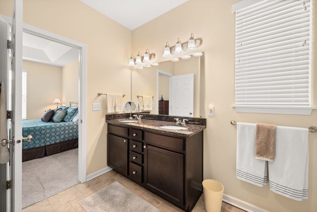 21 W Winterberry Avenue, Cortland, IL 60112