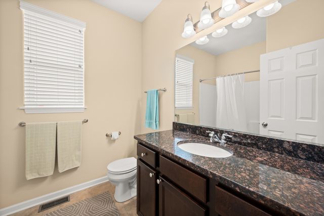 21 W Winterberry Avenue, Cortland, IL 60112