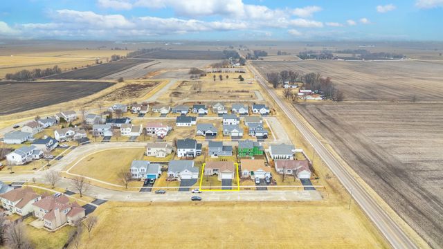 21 W Winterberry Avenue, Cortland, IL 60112