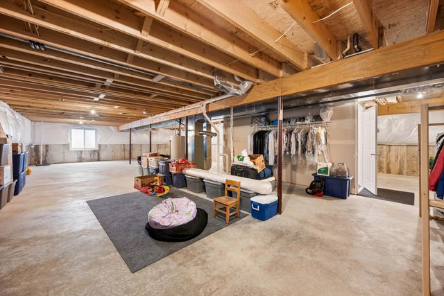 21 W Winterberry Avenue, Cortland, IL 60112