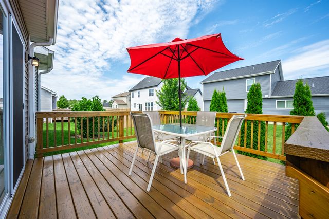 21 W Winterberry Avenue, Cortland, IL 60112