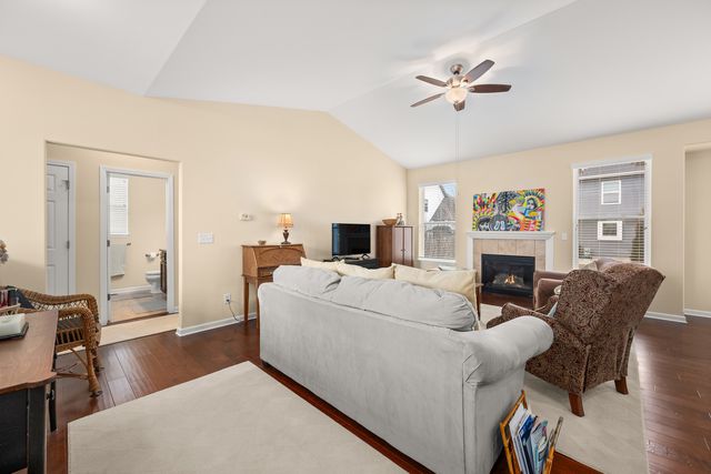 21 W Winterberry Avenue, Cortland, IL 60112