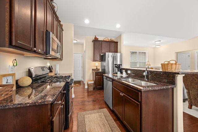 21 W Winterberry Avenue, Cortland, IL 60112