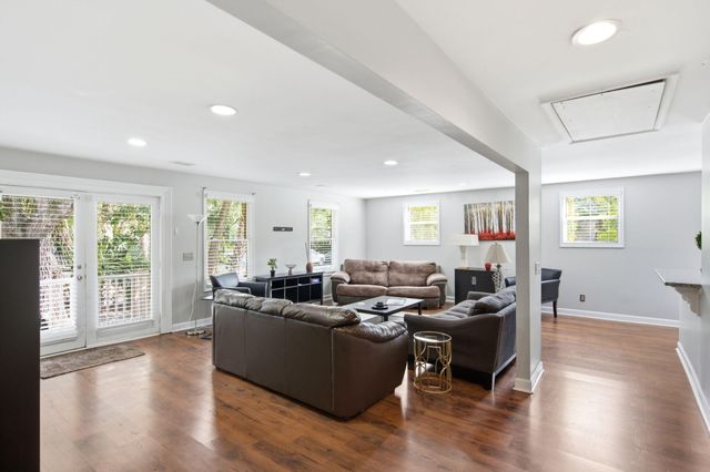 71 Gadsden Street, Charleston, SC 29401