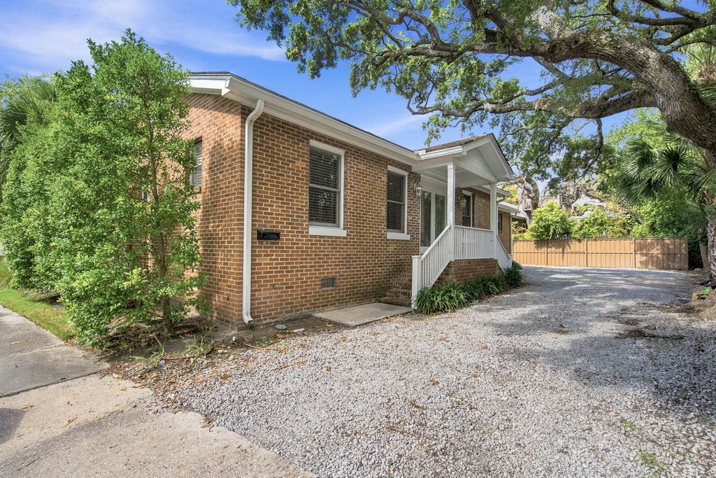 71 Gadsden Street, Charleston, SC 29401