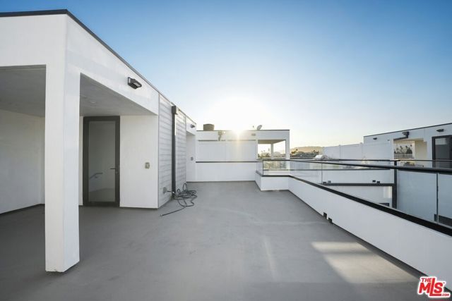 735 N Gramercy Place, Los Angeles, CA 90038