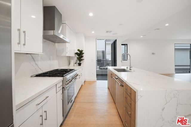 735 N Gramercy Place, Los Angeles, CA 90038