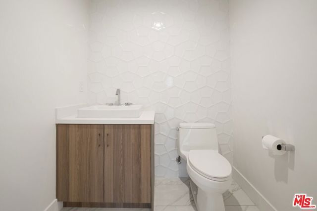 735 N Gramercy Place, Los Angeles, CA 90038
