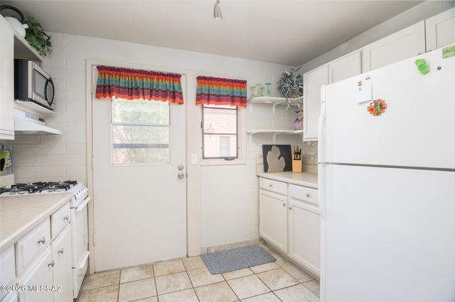 233 S Paseo Tierra Apt D, Green Valley, AZ 85614