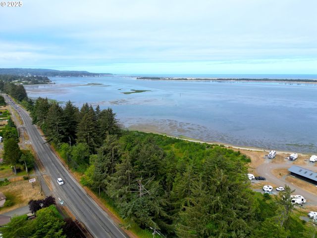 92322 CAPE ARAGO Hwy, Coos Bay, OR 97420