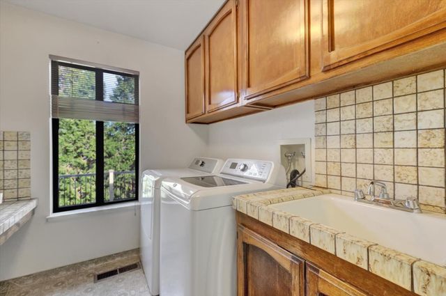 17472 Troy Ct, Grass Valley, CA 95949