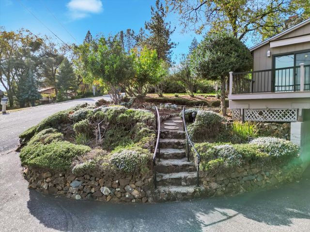 17472 Troy Ct, Grass Valley, CA 95949