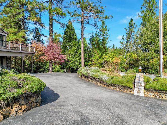 17472 Troy Ct, Grass Valley, CA 95949