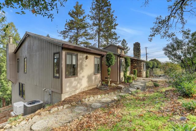 17472 Troy Ct, Grass Valley, CA 95949