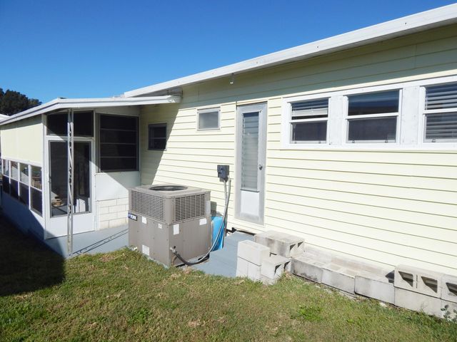 1284 Turkey Creek Drive NE, Palm Bay, FL 32905