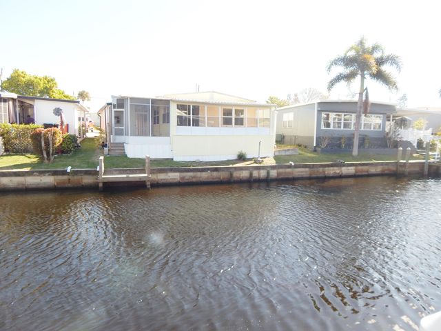 1284 Turkey Creek Drive NE, Palm Bay, FL 32905
