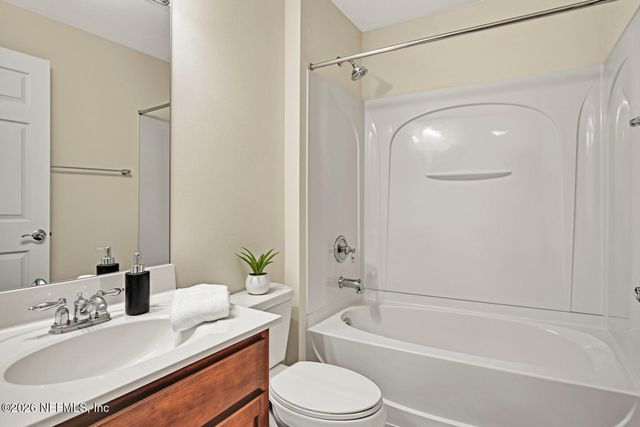 9122 HONEYBEE Lane, Jacksonville, FL 32256