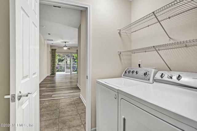 9122 HONEYBEE Lane, Jacksonville, FL 32256