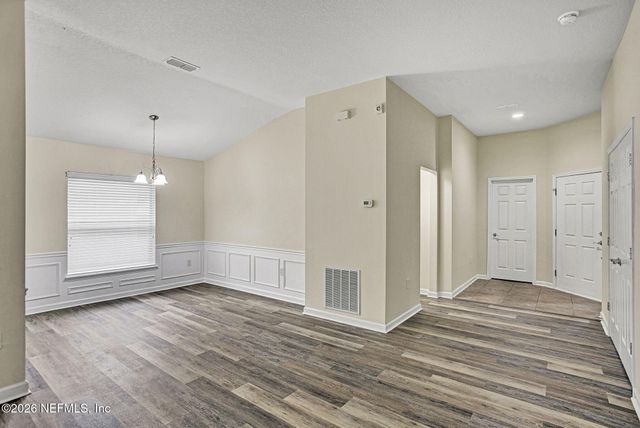 9122 HONEYBEE Lane, Jacksonville, FL 32256