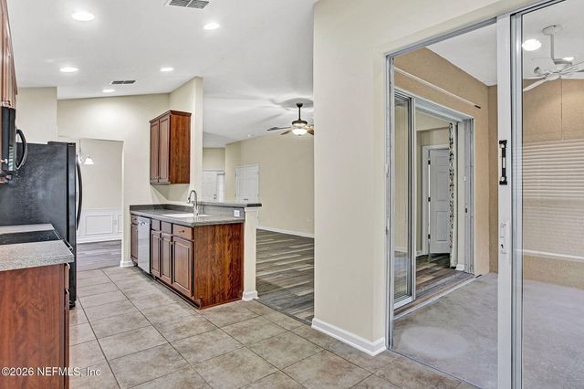 9122 HONEYBEE Lane, Jacksonville, FL 32256