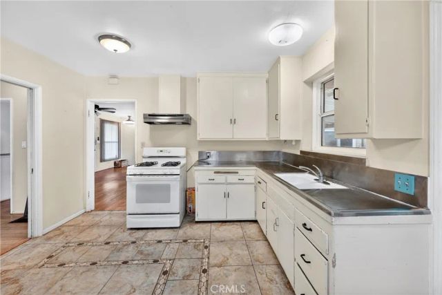 3683 San Anseline Ave, Long Beach, CA 90808